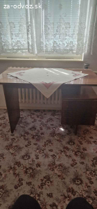 Darujem písací stôl