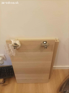 Darujem poličky a dvierka do skrinky besta ikea