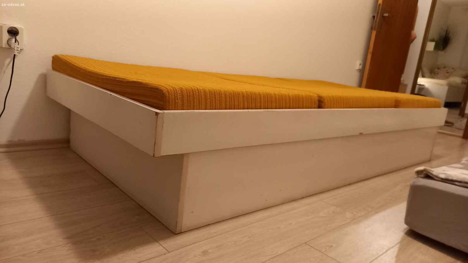 Darujem postel