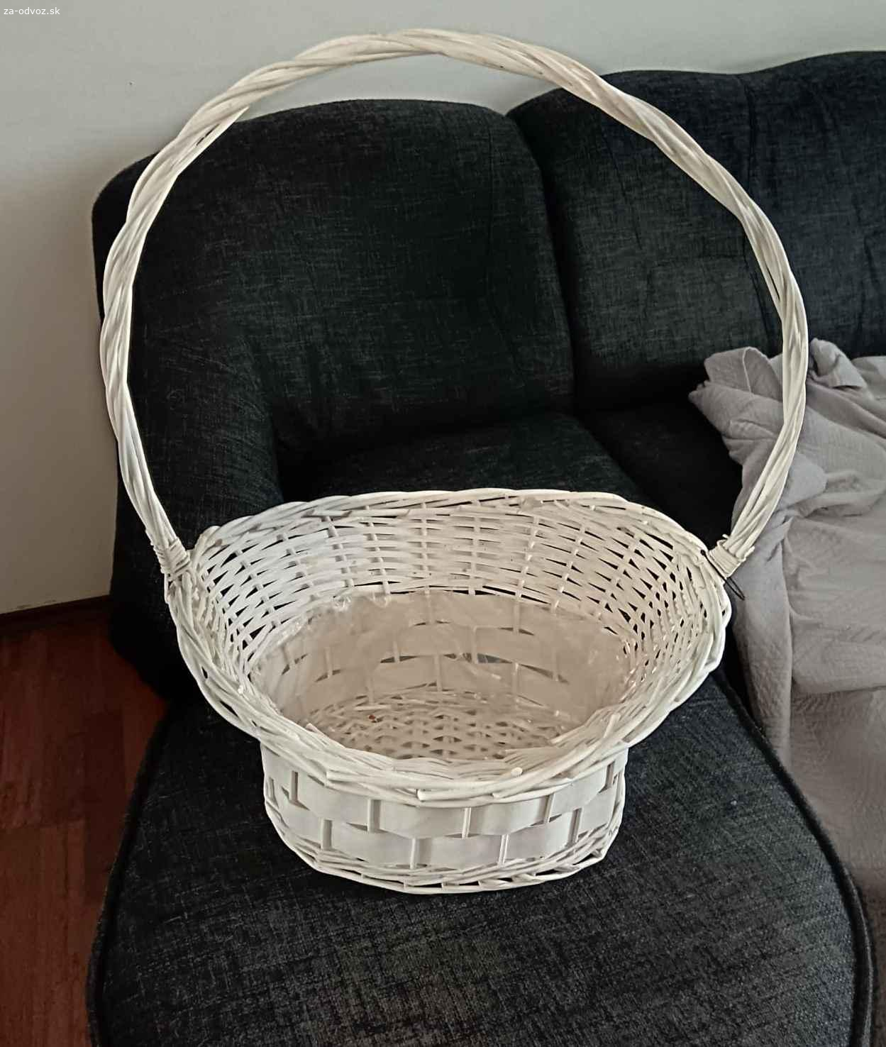 Darujem prútený kôš