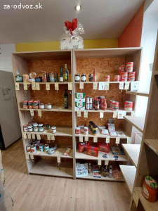 Darujem regaly do predajne