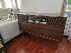 Darujem retro radio/gramofon