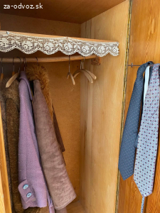 Darujem retro šatnikovu skriňu