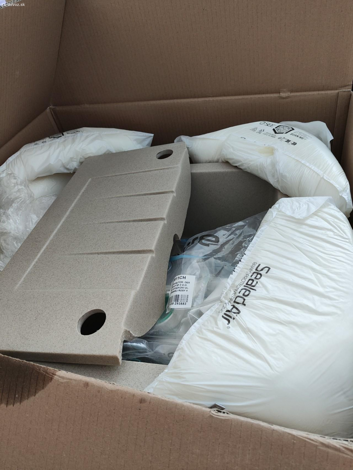 darujem rozbitý granitovy dres