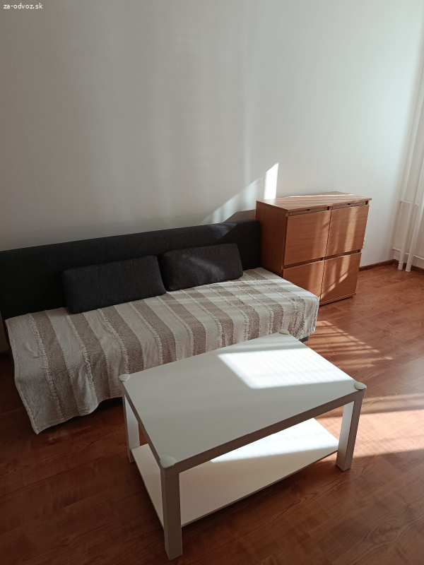 Darujem rozkladacia pohovku s úložným priestorom