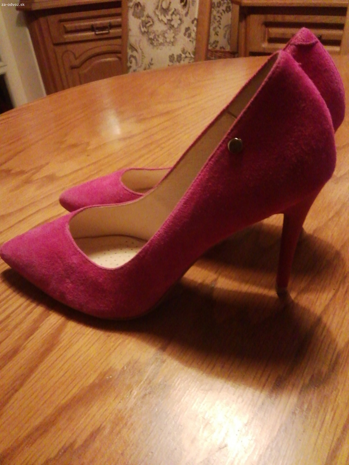 Darujem RUŽOVÉ a ČERVENÉ LODIČKY