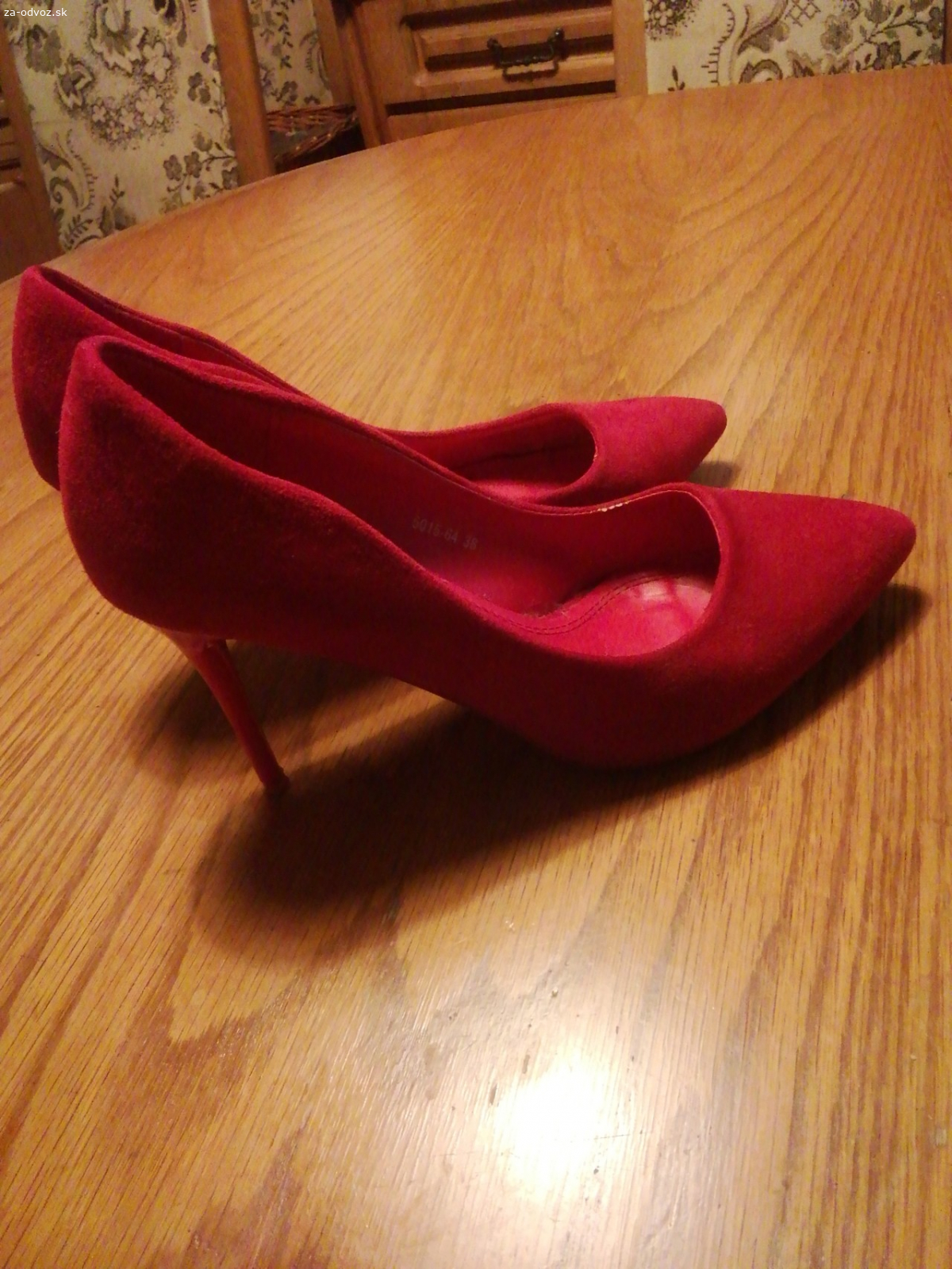 Darujem RUŽOVÉ a ČERVENÉ LODIČKY