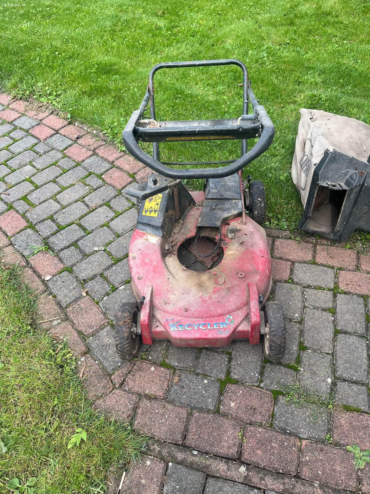 Darujem šasi kosačky