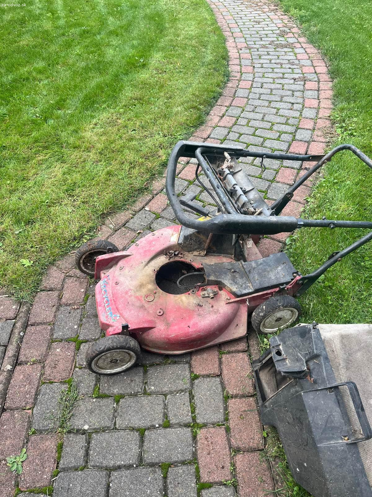 Darujem šasi kosačky