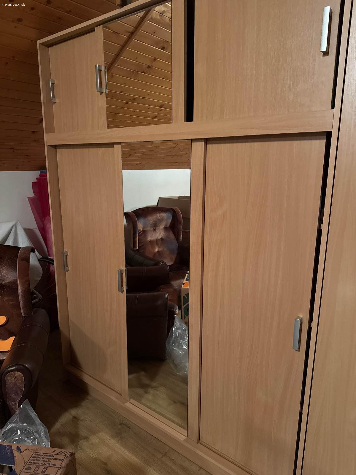 Darujem satnikovu skrinu