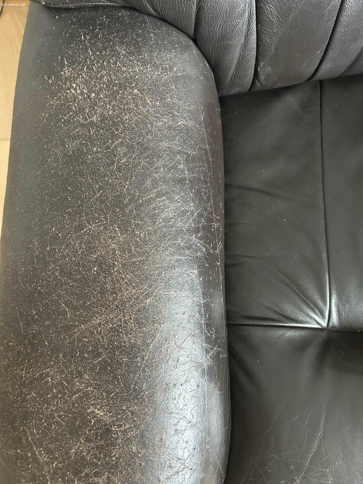 Darujem sedačku a kreslo