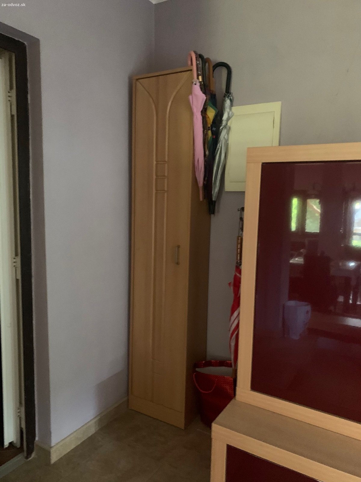 Darujem skrine a komody za odvoz. Ako nove