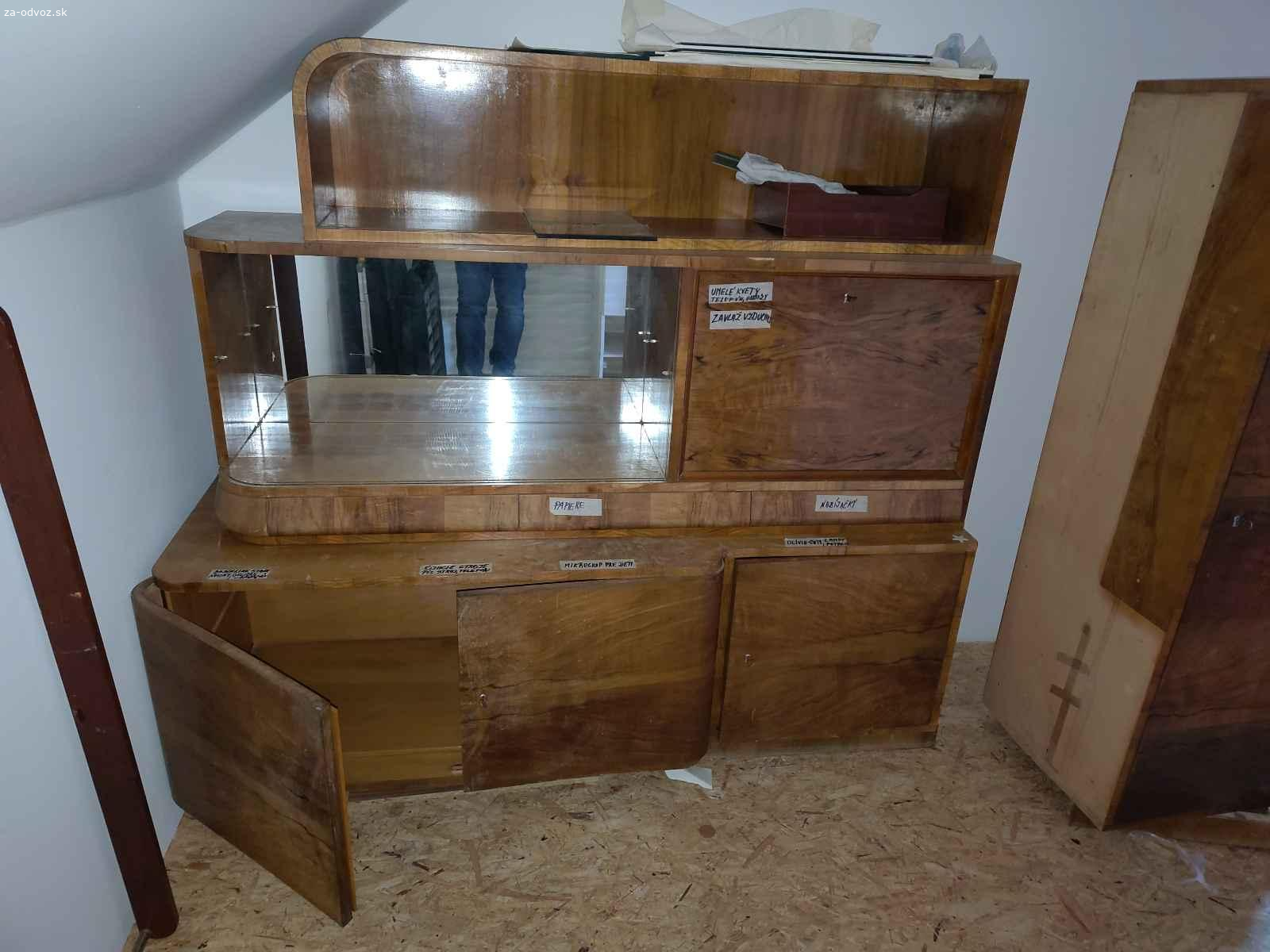 Darujem skrine za odvoz