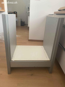 Darujem skrinku na varnu dosku a ruru