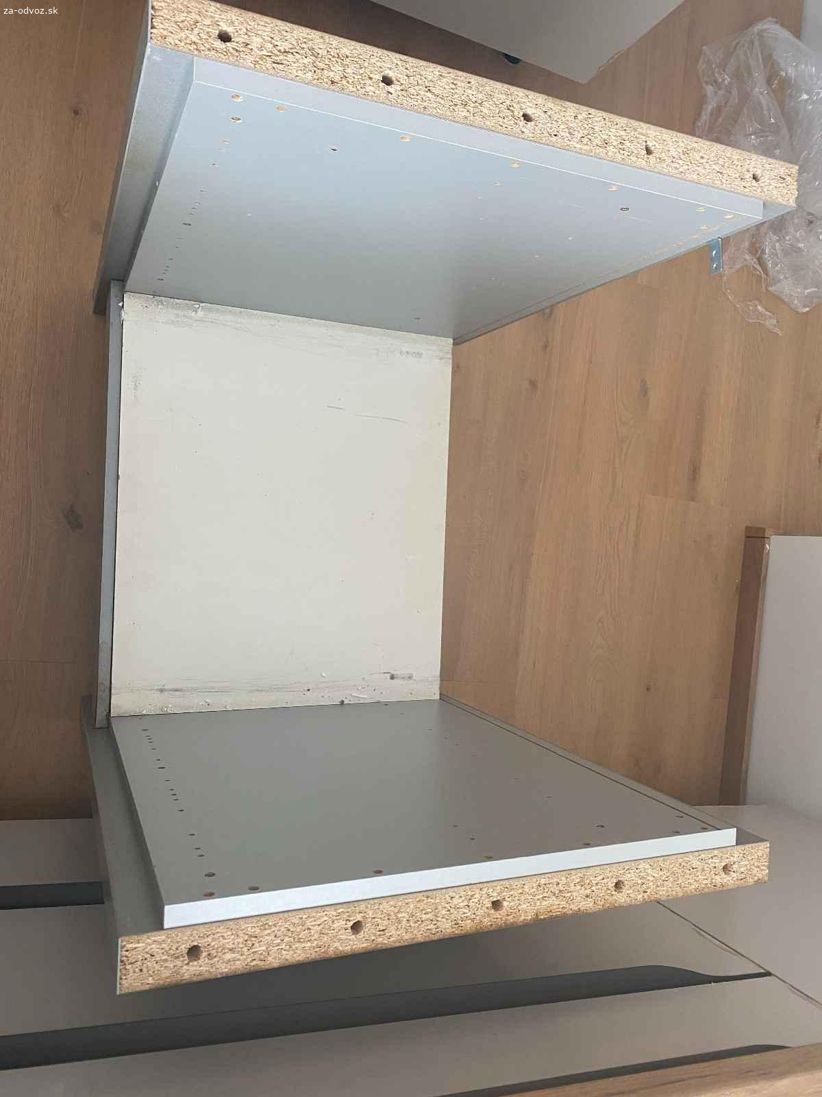 Darujem skrinku na varnu dosku a ruru