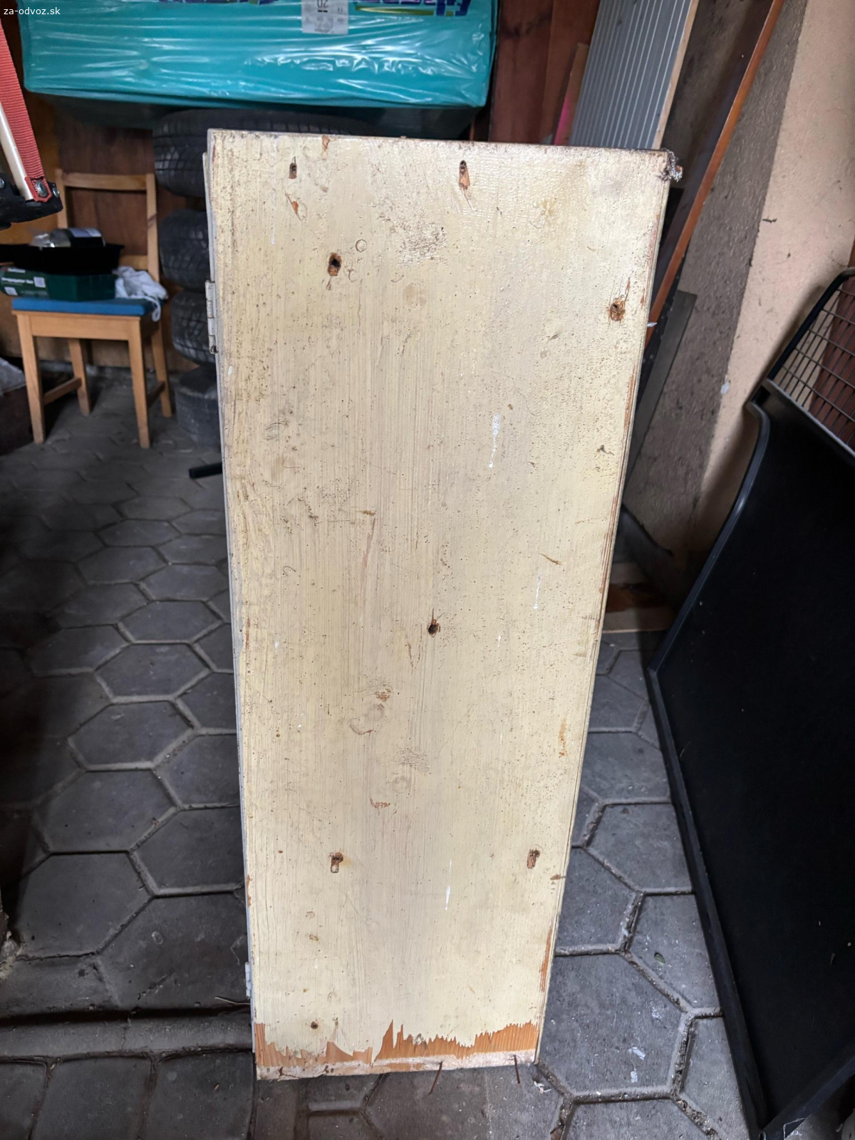 Darujem skriňu 200x95x32