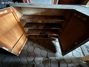 Darujem skriňu 200x95x32