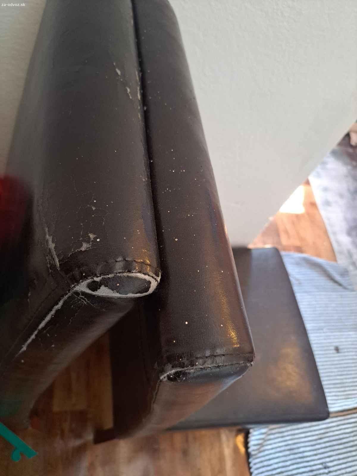 Darujem skrinu, skrinky, stolicky