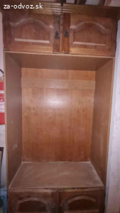 Darujem skriňu za odvoz.