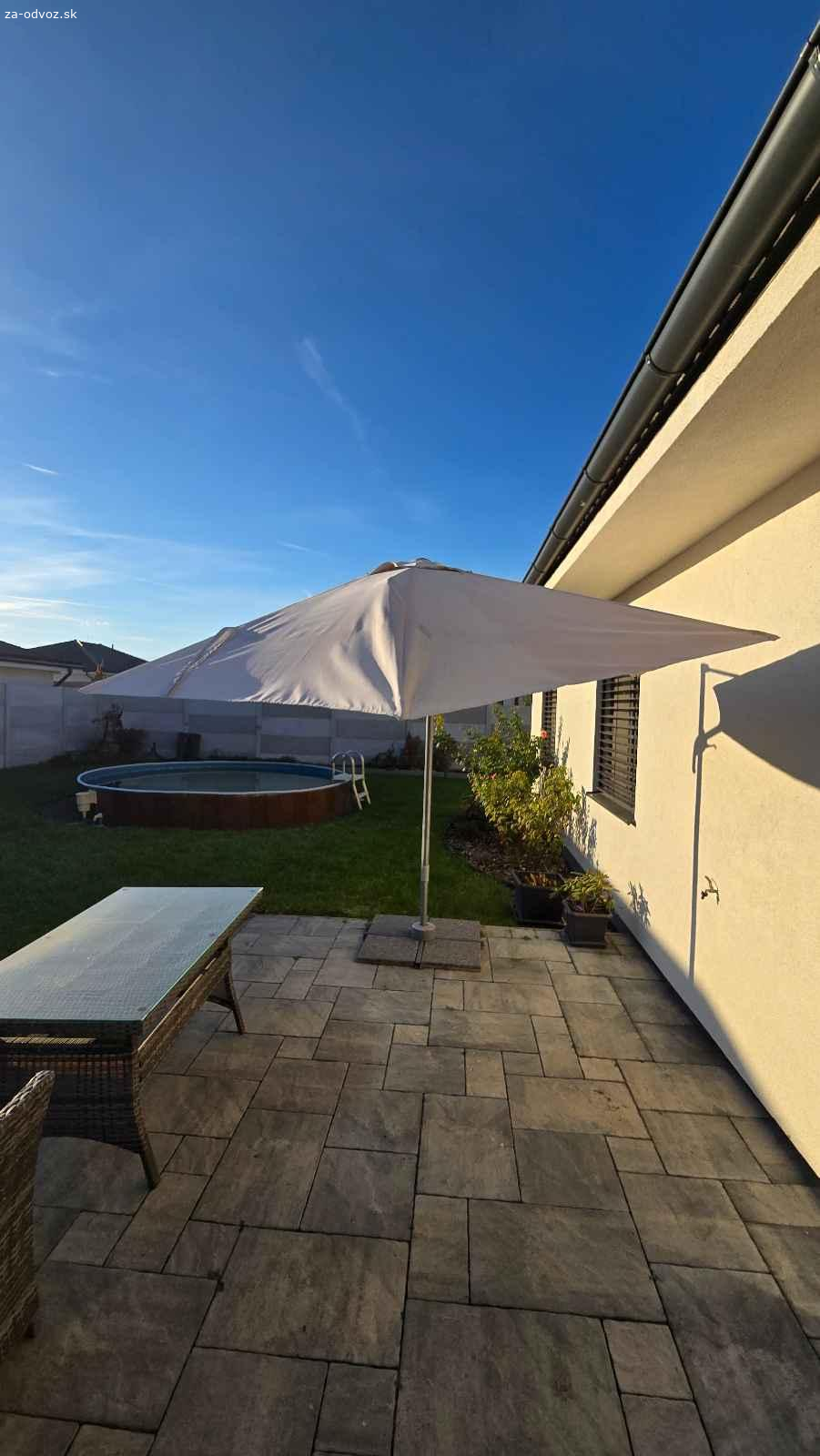 Darujem slnečník aj so zaťažením