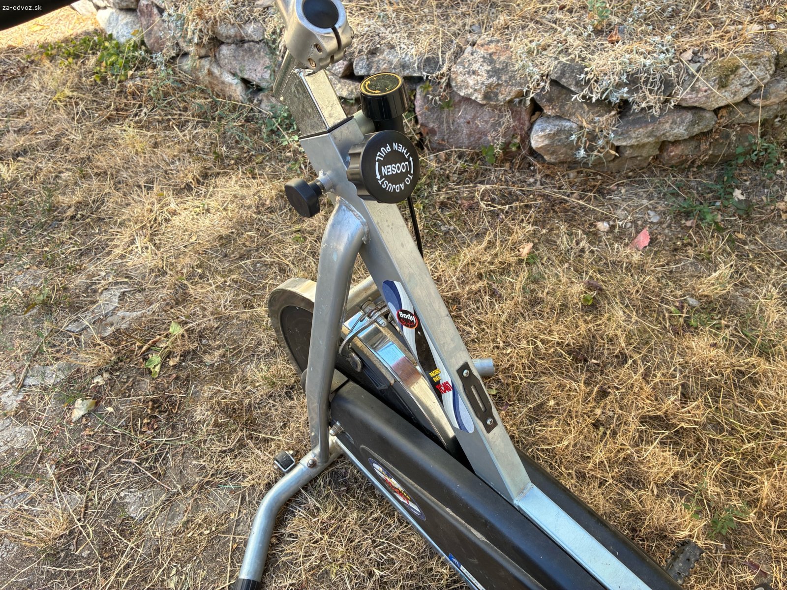 Darujem stacionarny bicykel. starsi typ, dobry stav