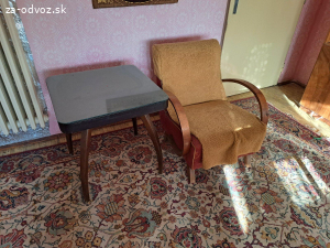 Darujem staršie skrine, pohovku aj kreslá