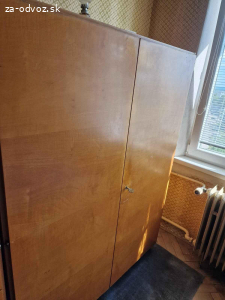 Darujem staršie skrine