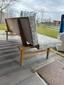 Darujem staru lavičku- posteľ.