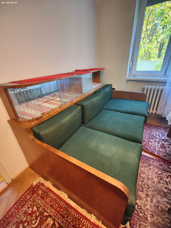 Darujem starý gauč