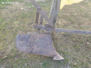 Darujem stary železný pluh