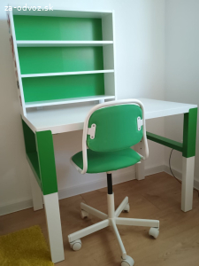 Darujem stôl s poličkou a stoličku Ikea