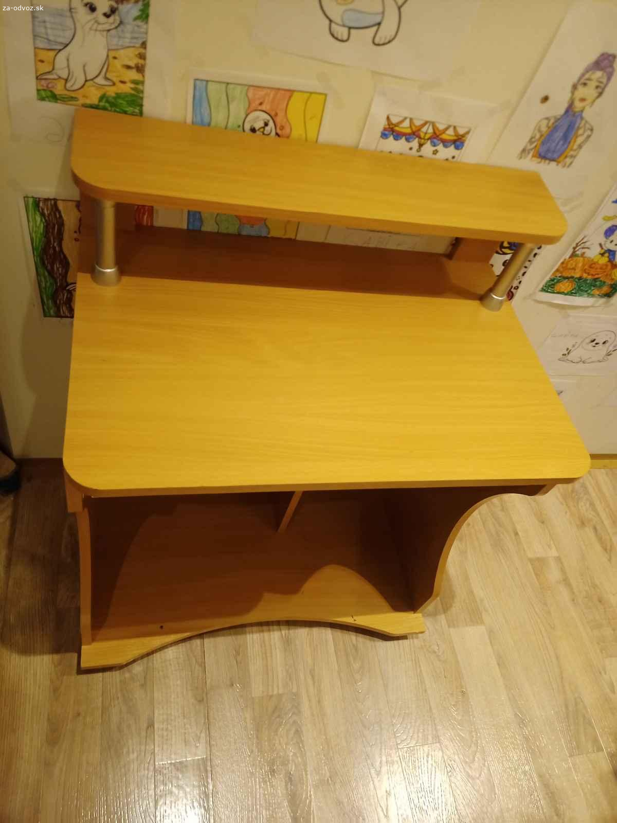 Darujem stolík pod počítač
