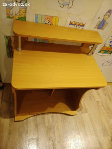 Darujem stolík pod počítač