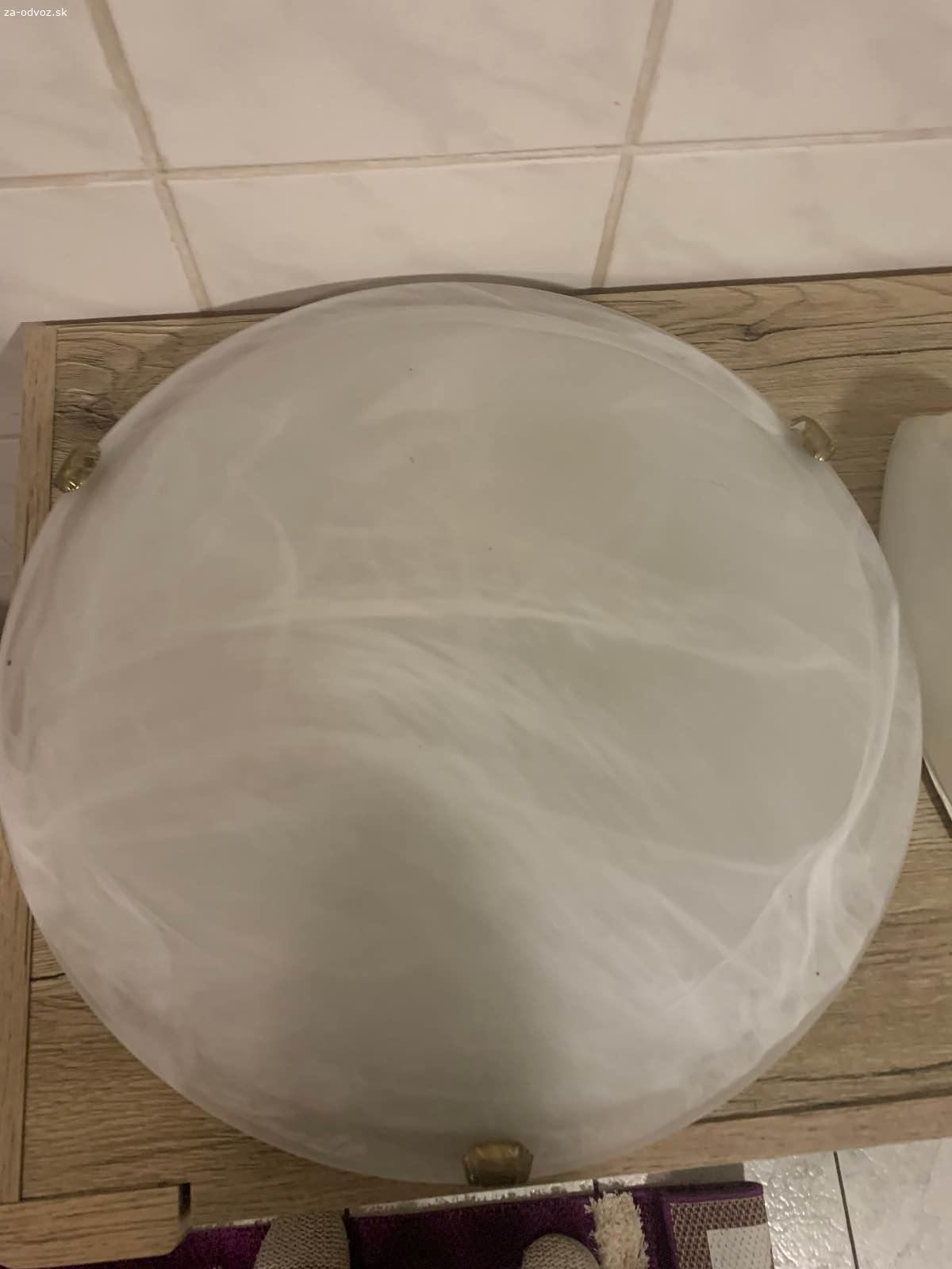 Darujem stropove svetlo a 3 nastenne svetla