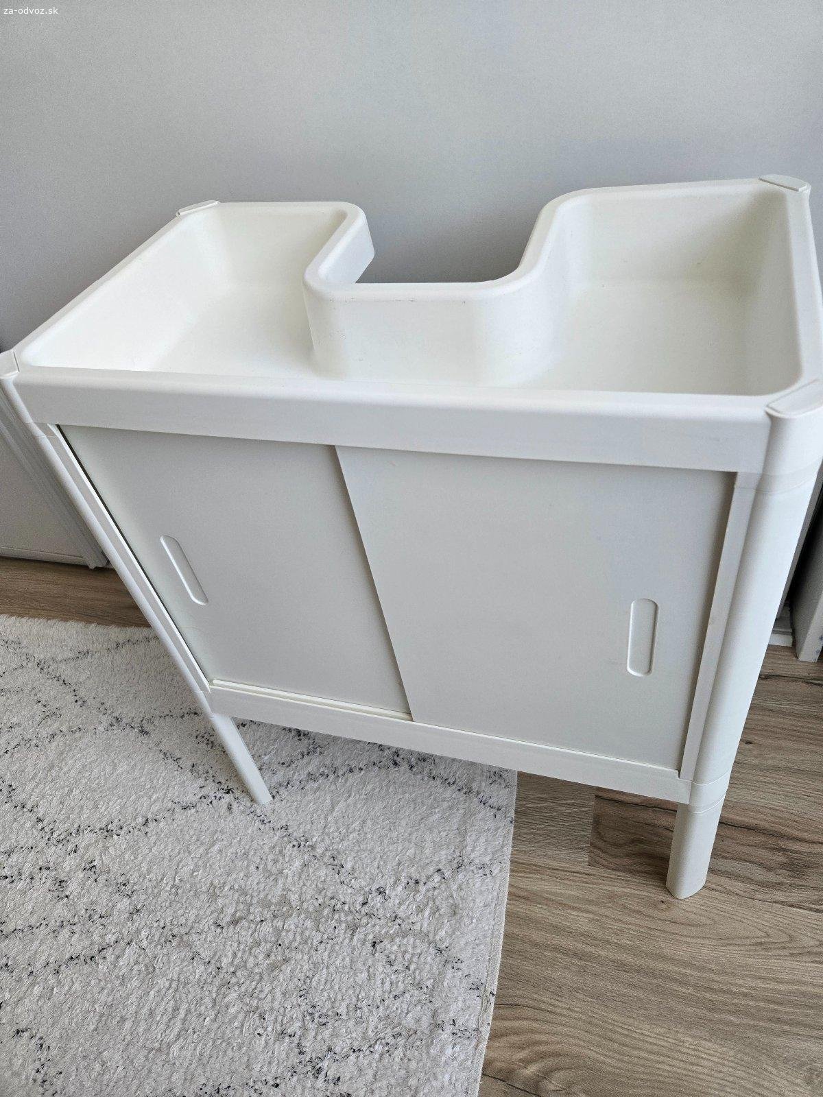 Darujem umyvadlo Laufen a plastovu skrinku Ikea. Darujem keramické umývadlo značky Laufen s rozmermi 46 × 58 cm. Umývadlo je používané, vhodné napríklad na chatu, rekonštrukciu alebo ďalšie využitie.
Zároveň darujem aj plastovú kúpeľňovú skrinku značky IKEA.
Osobný odber: Bratislava – Nové Mesto, v blízkosti nákupného centra VIVO! Bratislava (bývalý Polus).
Inzerát platí do zmazania.
