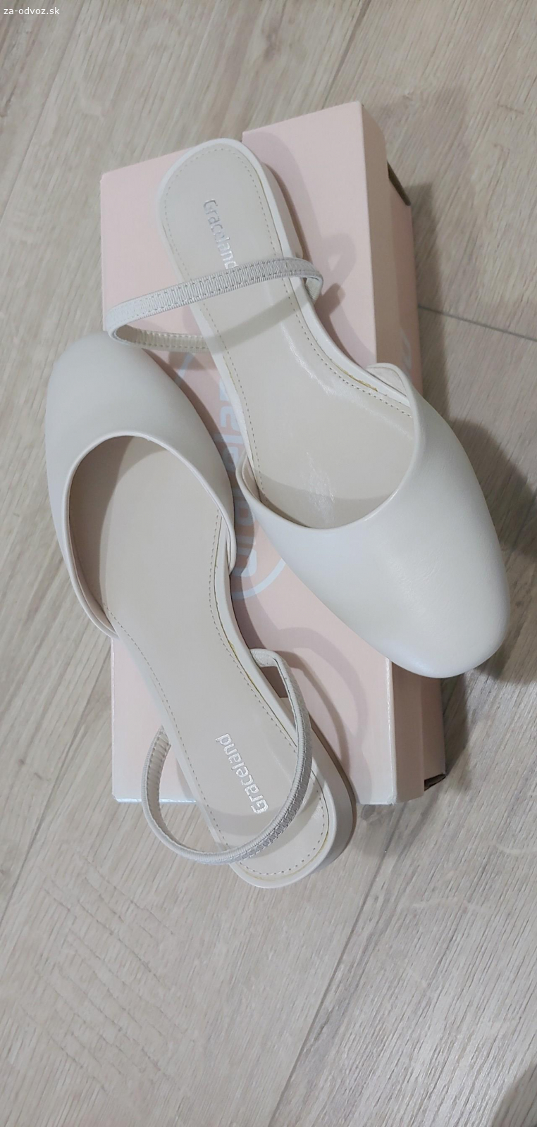 Darujem uplne nove topanky.