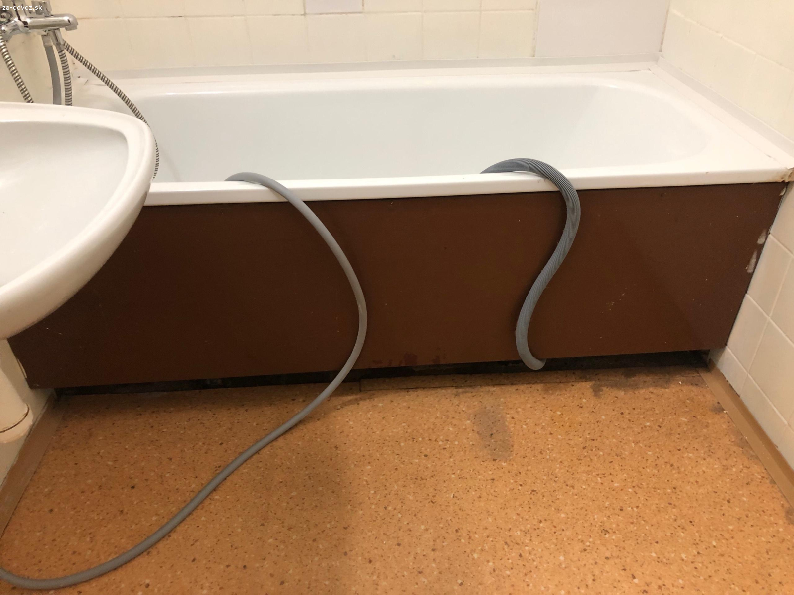 Darujem vaňu 160x70 cm