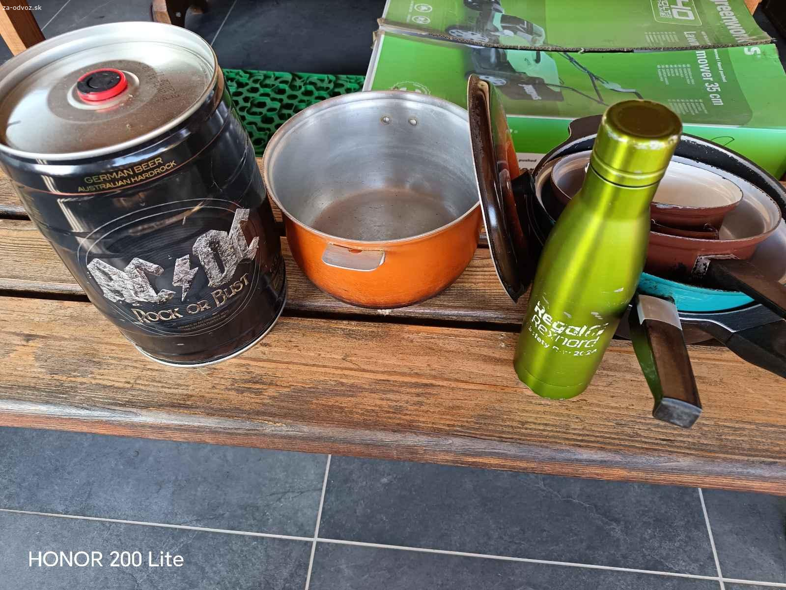 Darujem veci na fotke.