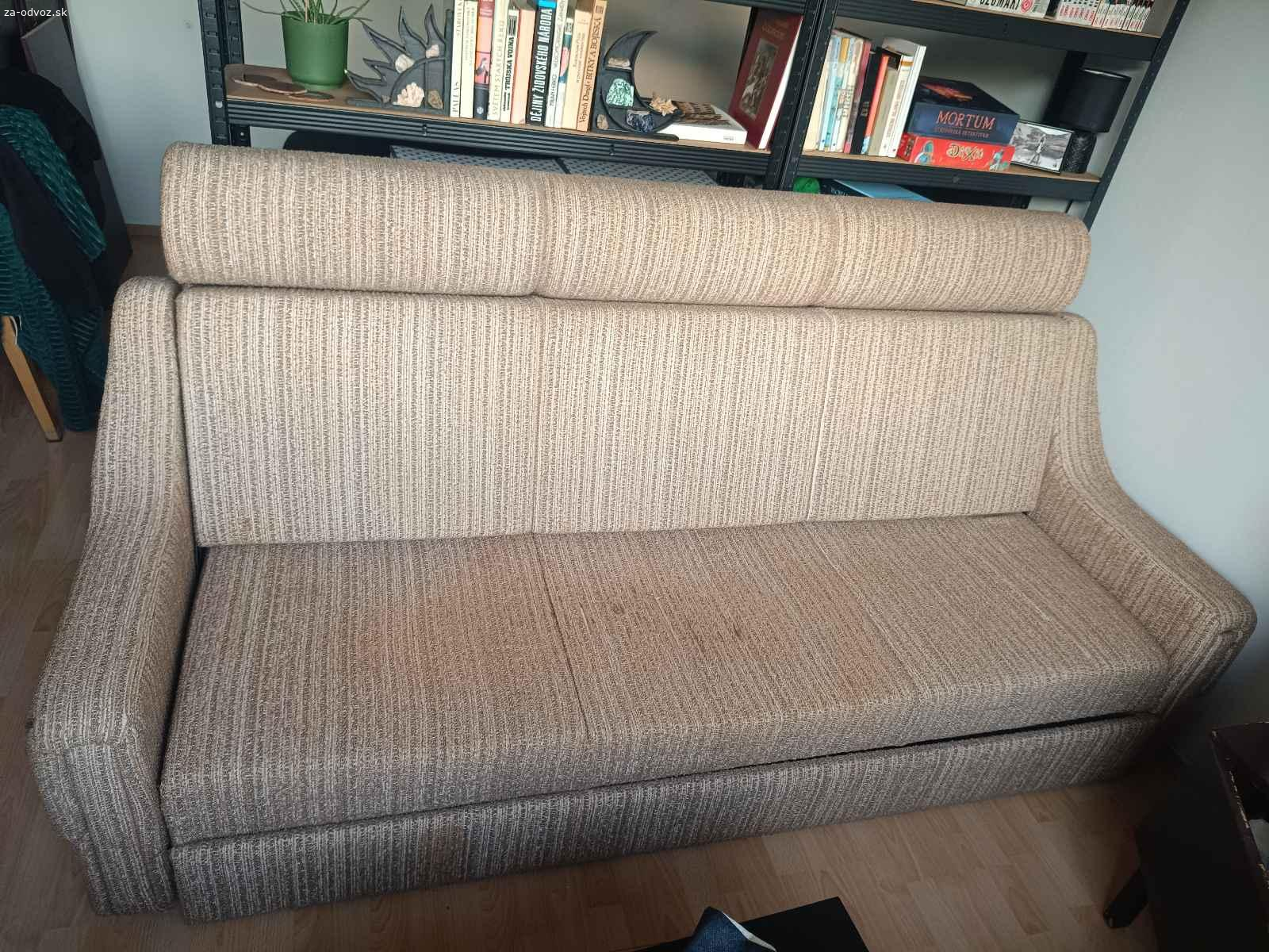Darujem veľký rozkladací gauč