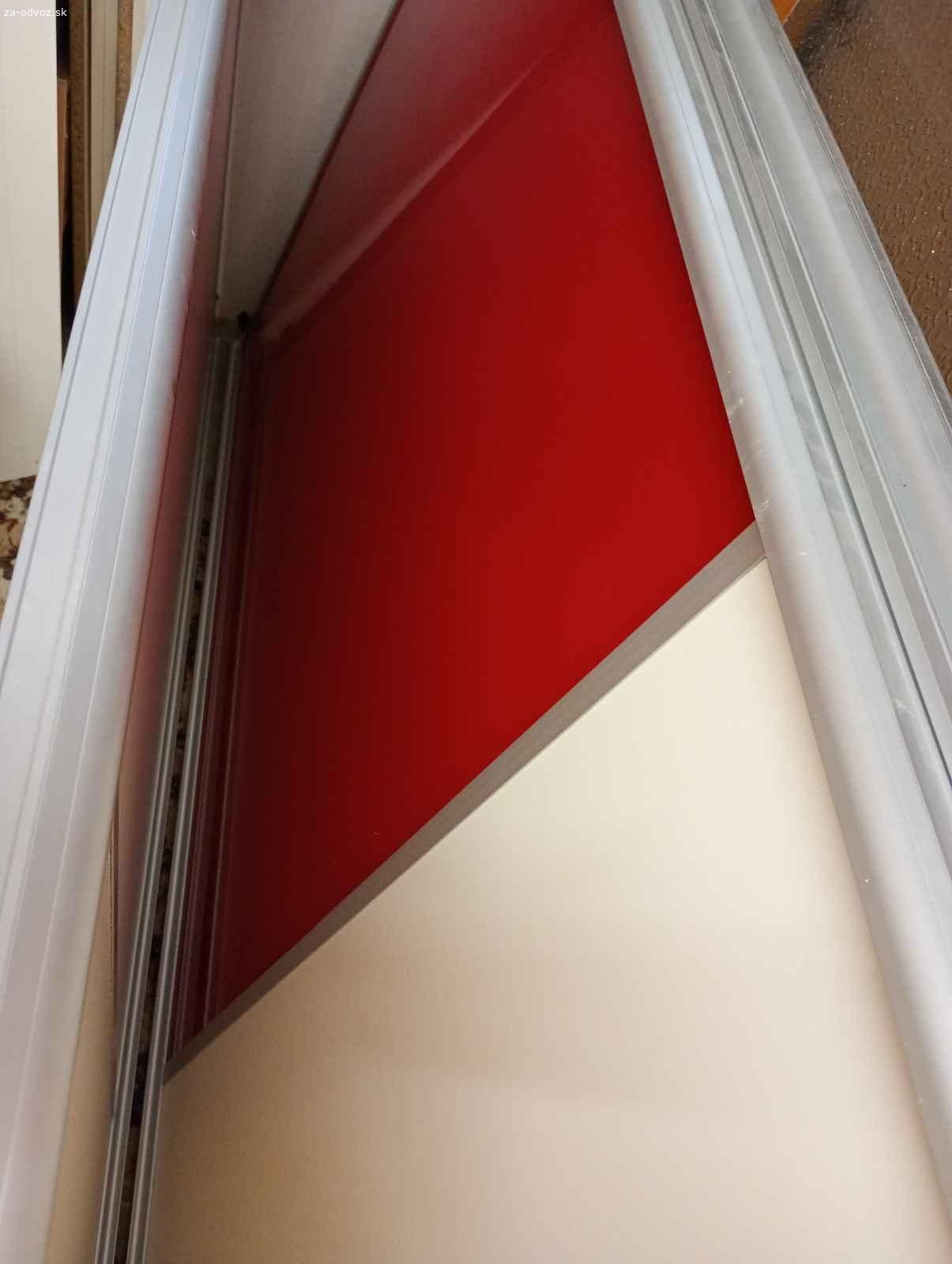 Darujem vstavanú skrinu