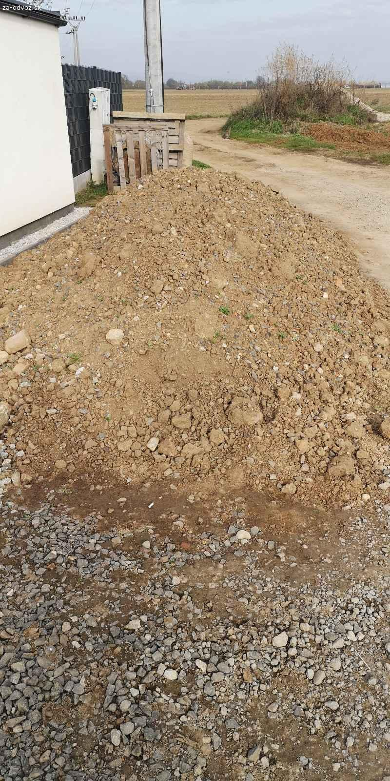 Darujem vykopovú zeminu