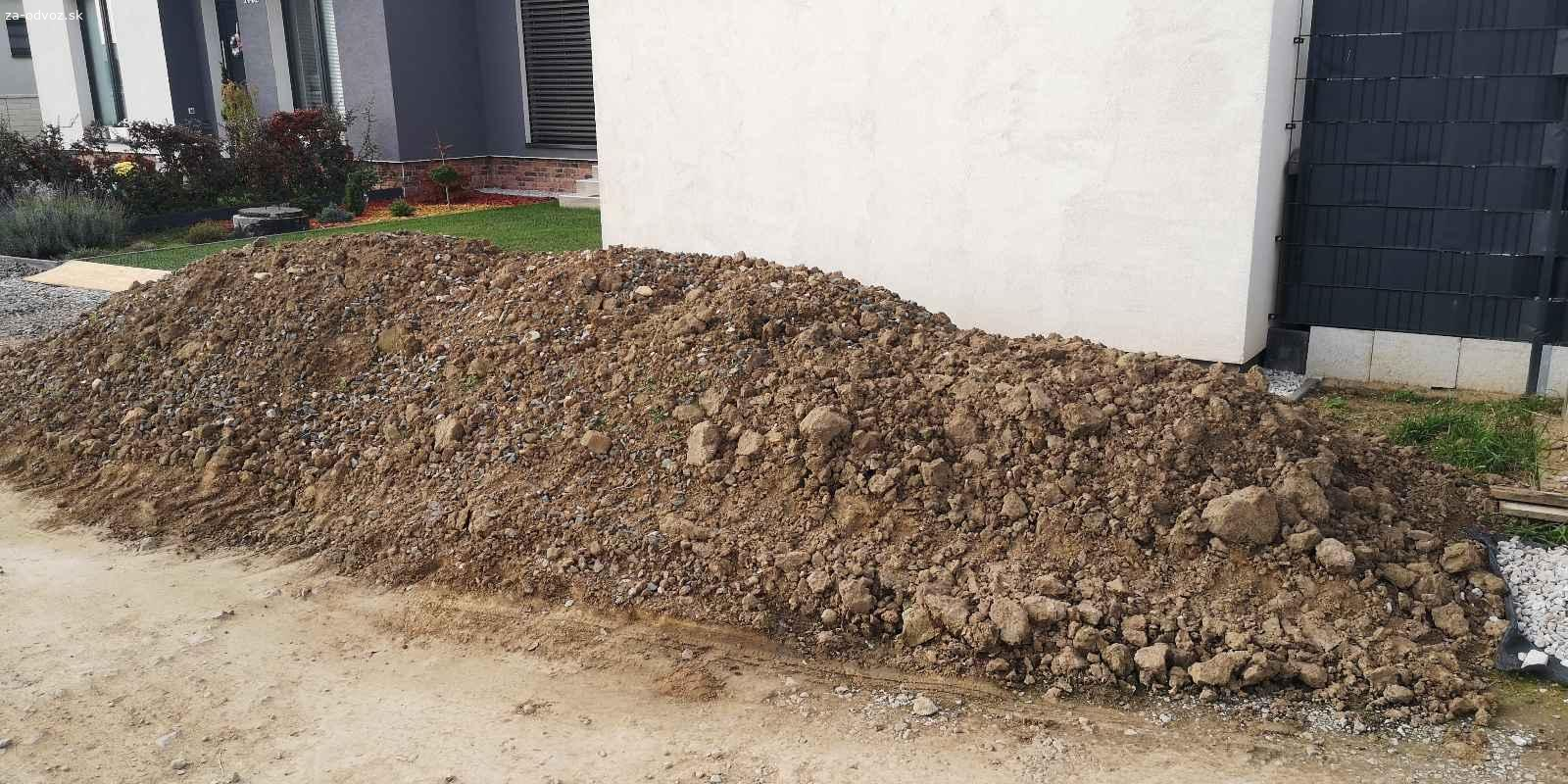 Darujem vykopovú zeminu