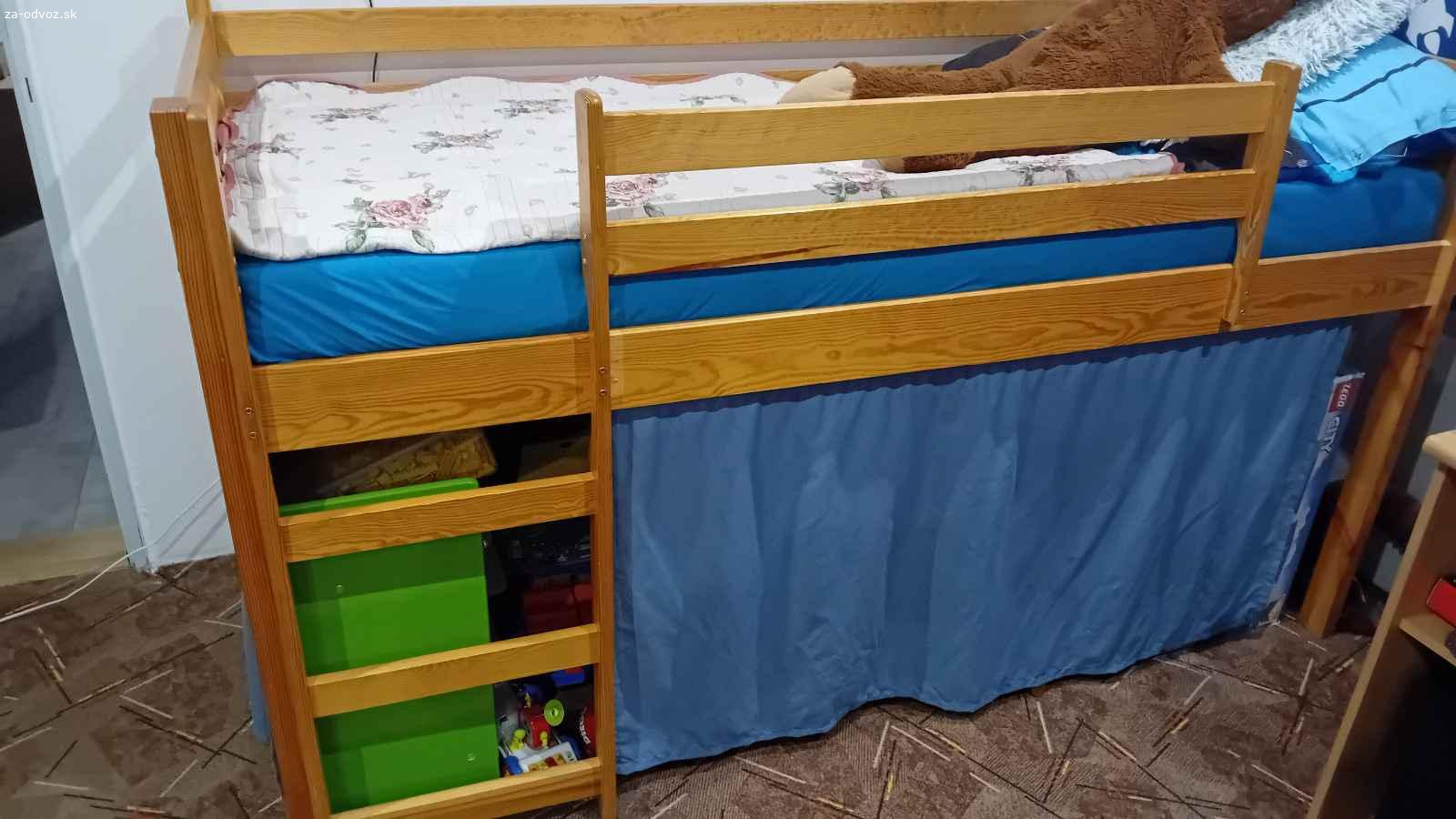 Darujem vyvýšenú posteľ so šmýkačkou