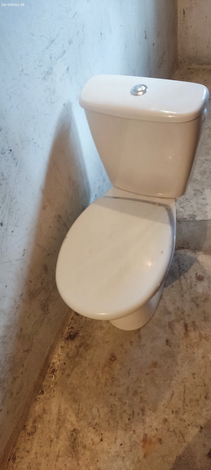 Darujem WC. Darujem WC, V dobrom stave, po prerabke sme osadili Geberit, preto sa starého potrebujeme zbaviť