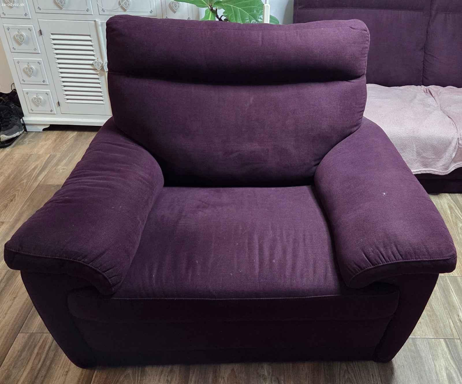 Darujem za odvoz 3sed+kreslo