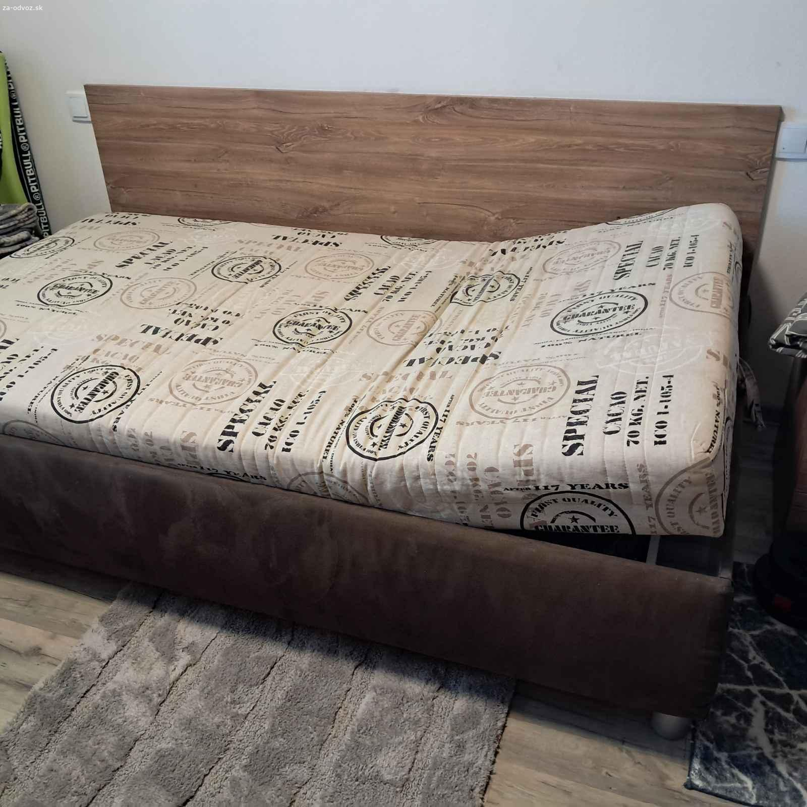 Darujem za odvoz čalunenú posteĺ
