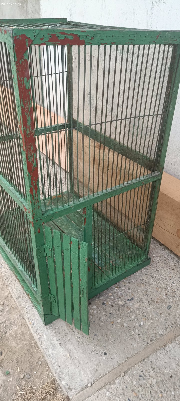 Darujem za odvoz klietku pre zvierat. Darujem za odvoz staršiu ale funkčnú klietku pre zvieratá. Možno niekomu ešte poslúži. Má na spodu jedny otváracie dvierka. viď foto. Rozmery klieky V85 Š65 H50 CM.
Osobný odber, neposielam. Lokalita. Trstín, TT