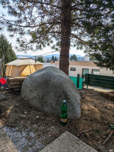 darujem za odvoz nádherný kameň