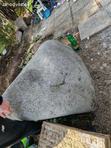 darujem za odvoz nádherný kameň