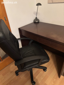 Darujem za odvoz písací stôl